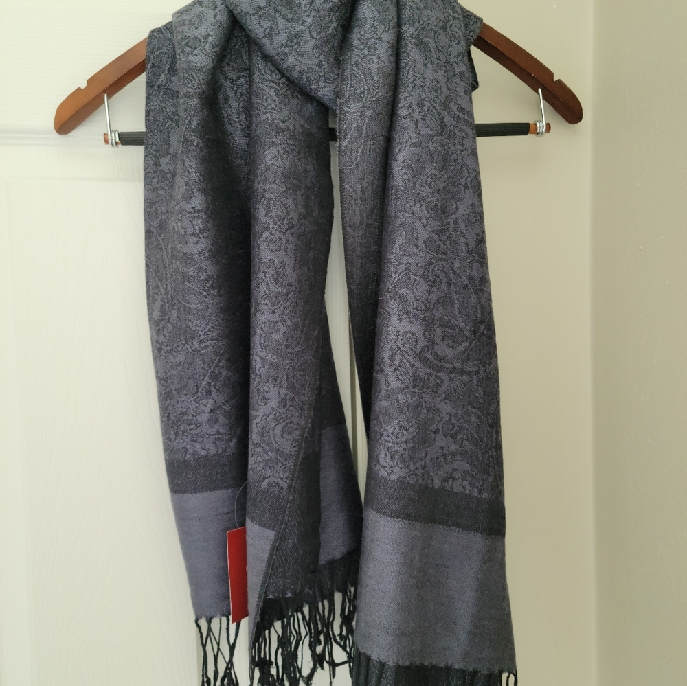 Reisbach Germany Paisley Design Scarf, Fringe, 28 X 72, NO.ONE JEANS Shop NEW